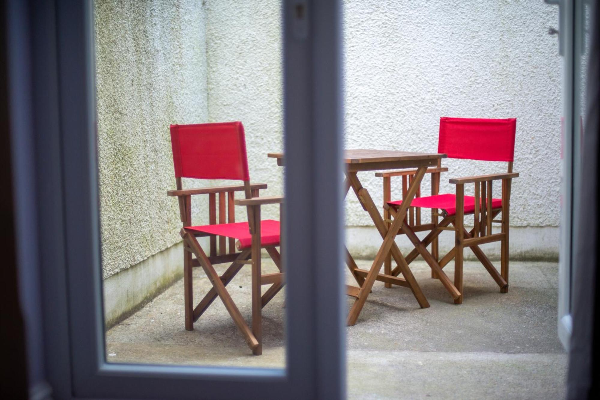 Tenby Town Centre Romantic Retreat Apartment For 2 Eksteriør bilde