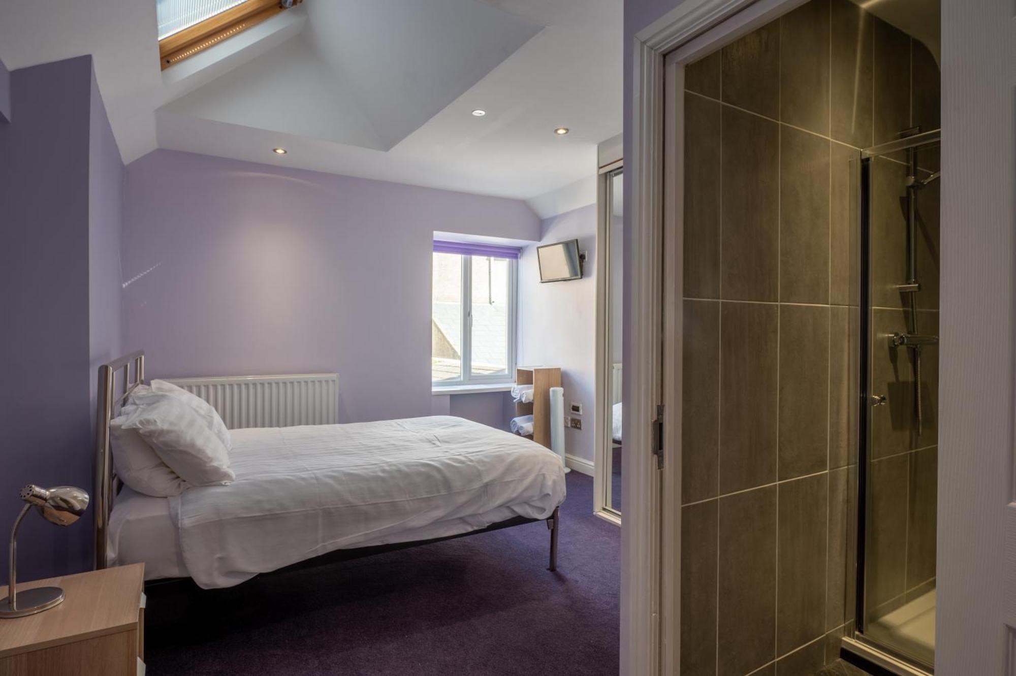 Tenby Town Centre Romantic Retreat Apartment For 2 Eksteriør bilde